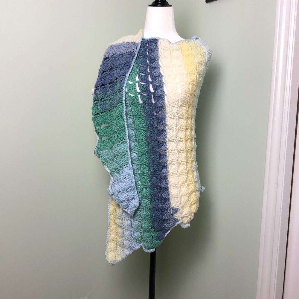 ❤️ NWOT ❤️ Handmade Shawl